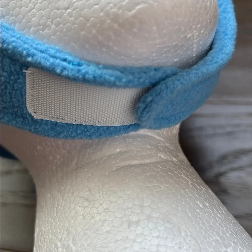 Nike Infant 2pc earflap/trapper hat & mitten,fleece,tonal logo,velcro chin strap